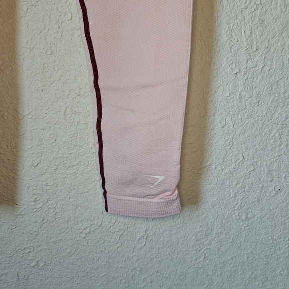 LIKE NEW GYMSHARK LEGGINGS - Picture 4 of 4